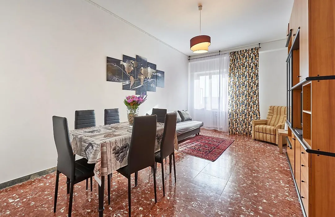 15 minuti da San Giovanni - A c, Wifi e Smart Tv-1